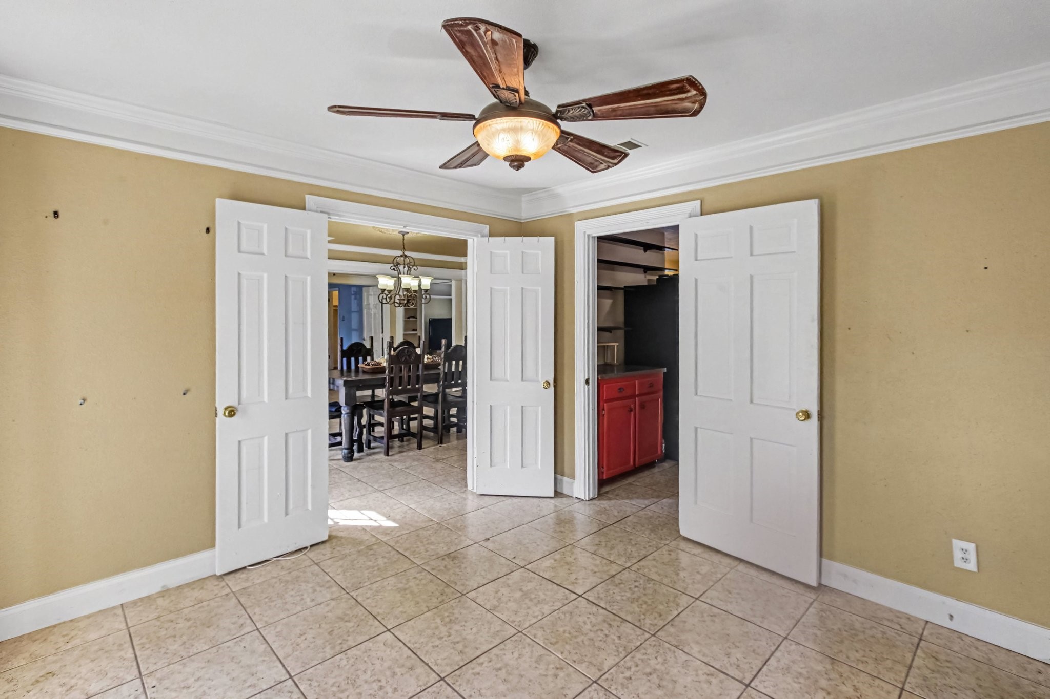 17807 Loring Lane Spring, TX 77388 - Photo 8 of 24 The downstairs office