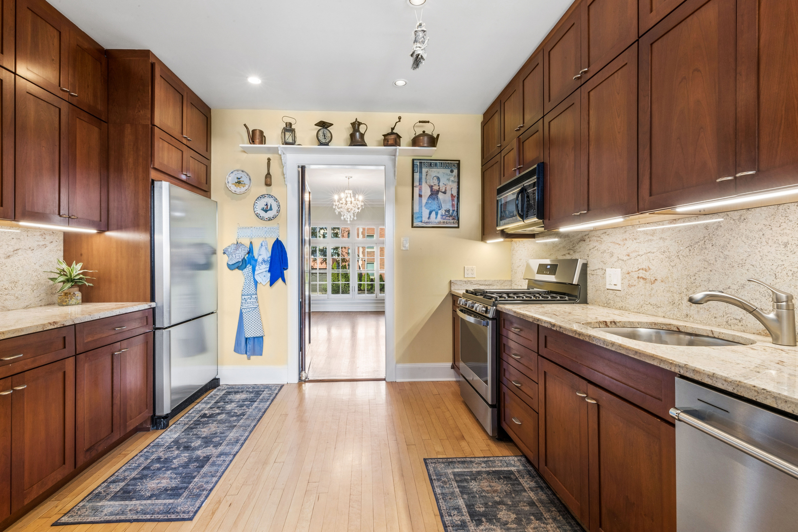 482 Sheridan Road, Unit 1 Evanston, IL 60202 - Photo 13 of 20 Gallery Image 13