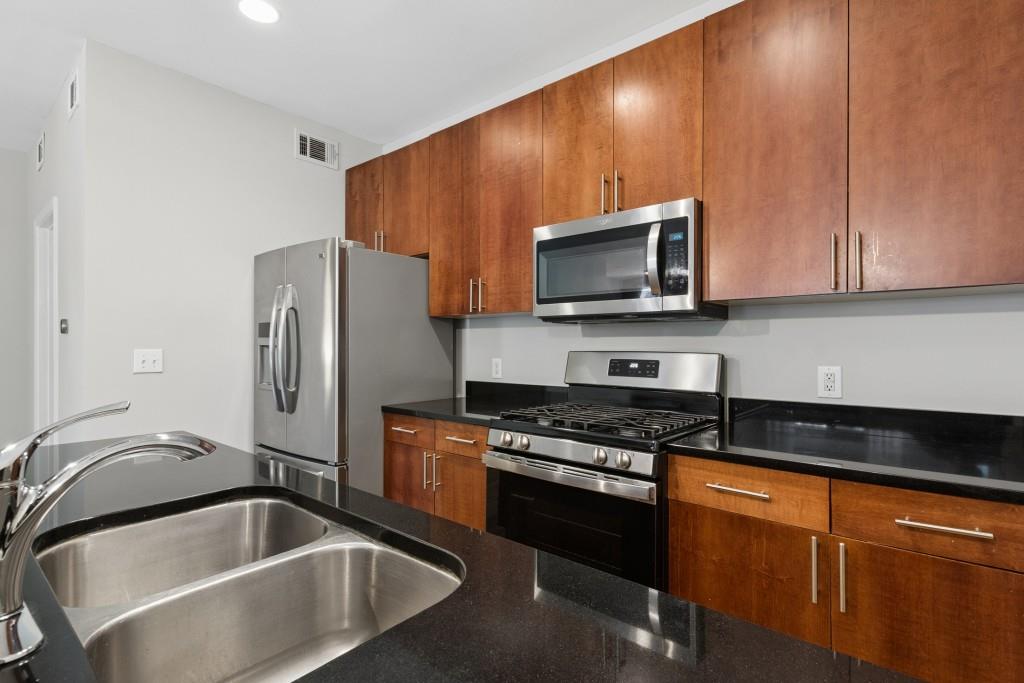 238 Walker Street Southwest, Unit 37 Atlanta, GA 30313 - Photo 8 of 29