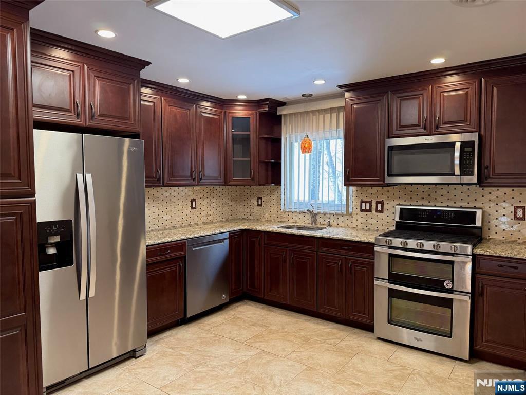 135 Franklin Street Little Ferry, NJ 07643 - Photo 5 of 21