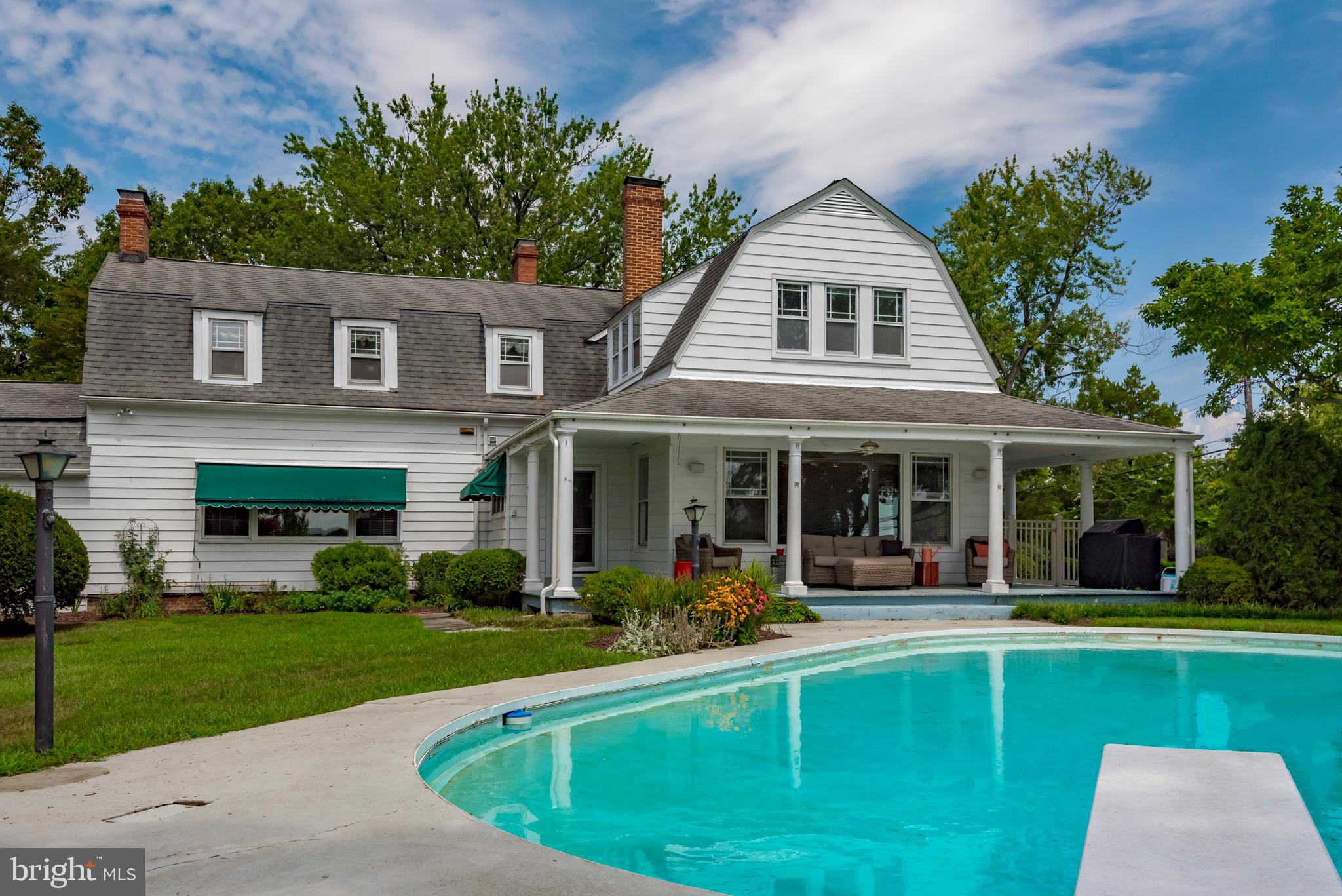 412 Ferry Point Road Annapolis, MD 21403 - Photo 3 of 34 Poolside wraparound porch