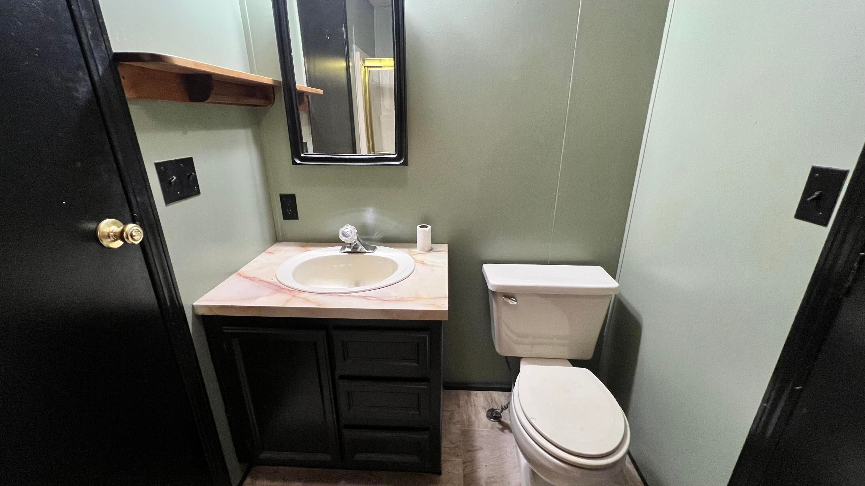 321 Taylor Road Trail, OR 97541 - Photo 30 of 56 Second Bathroom
