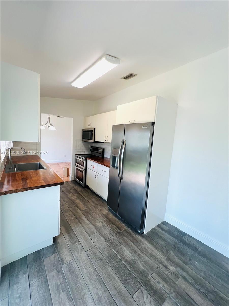 13065 Southwest 263rd Terrace Homestead, FL 33032 - Photo 10 of 30