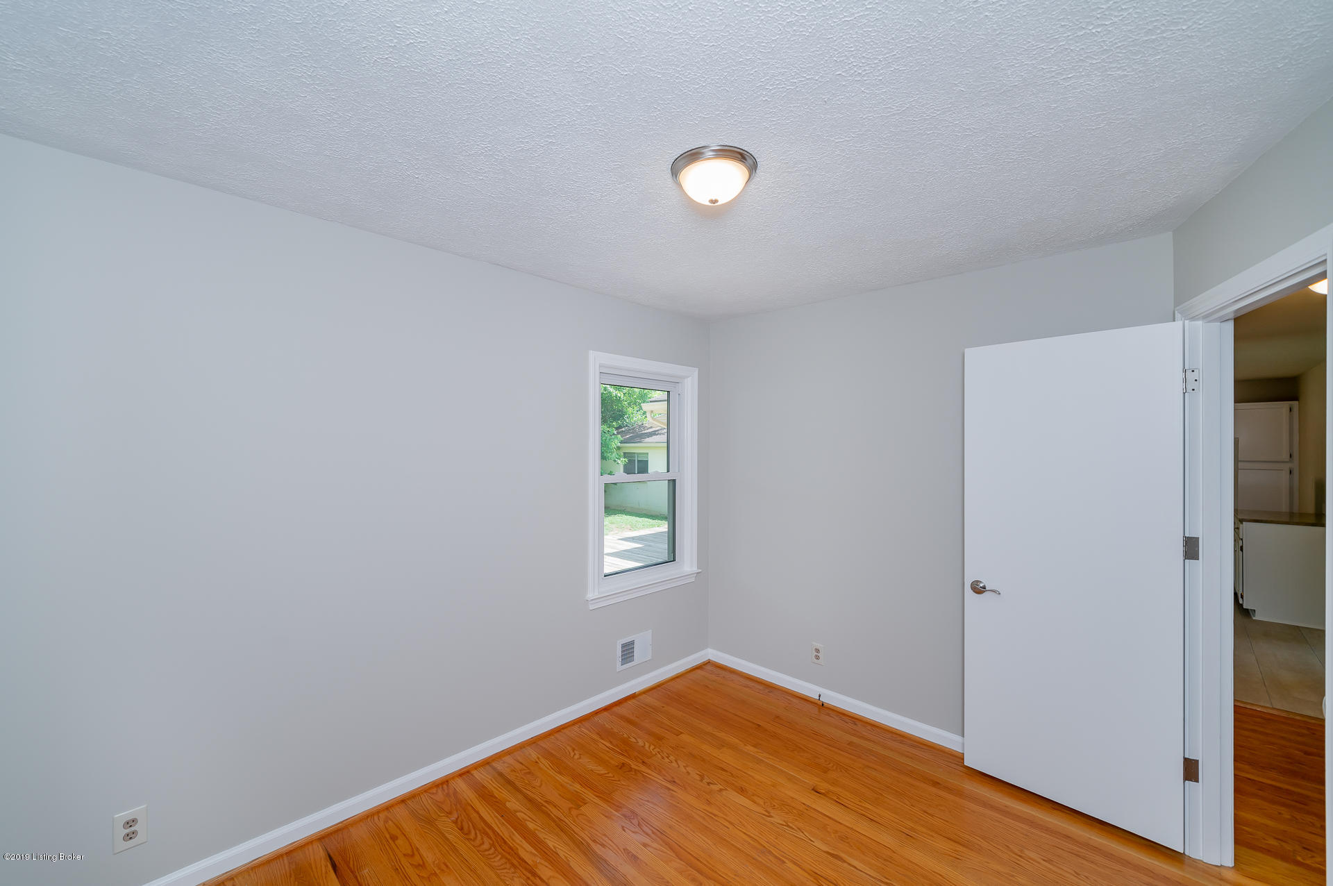 3813 Chatham Road Louisville, KY 40218 - Photo 19 of 46 3813 Chatham Rd L-14