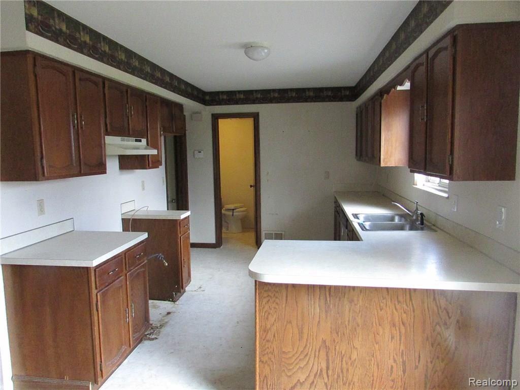 4432 North Vassar Road Flint, MI 48506 - Photo 7 of 21