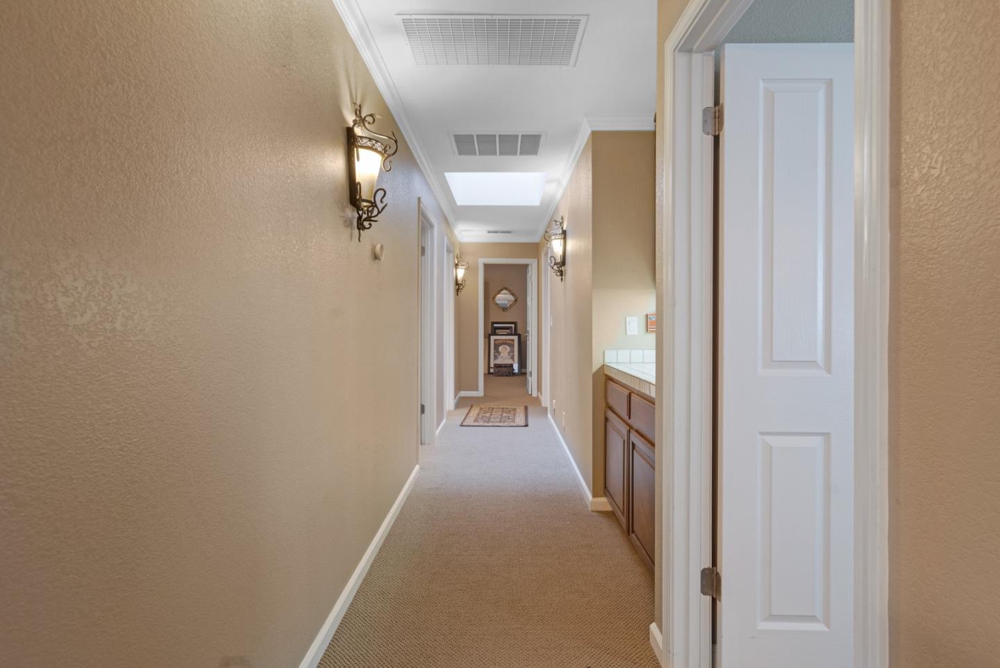 300 Foothill Road Hollister, CA 95023 - Photo 8 of 158 Gallery Image 8