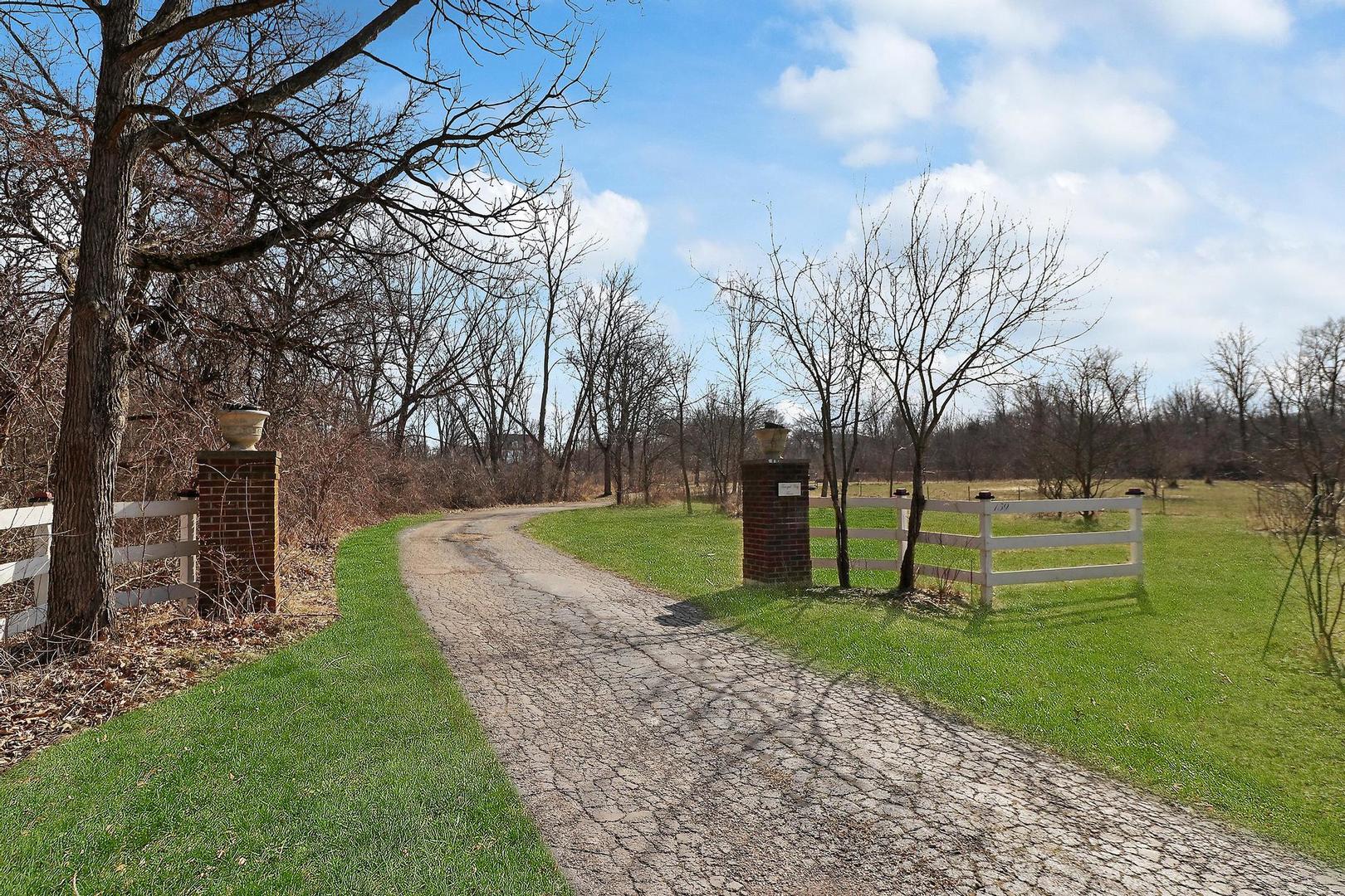 159 Helm Road Barrington Hills, IL 60010 - Photo 53 of 57 a view of a park with large trees