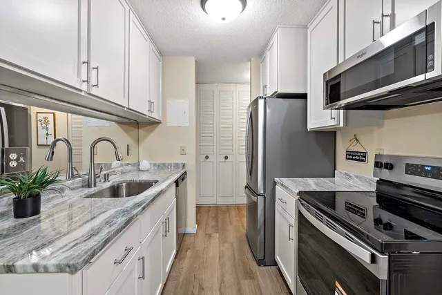 $120,000 | 2800 Hamline Avenue North, Unit 112, Roseville, MN 55113