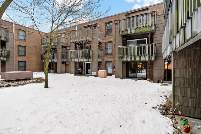 $120,000 | 2800 Hamline Avenue North, Unit 112, Roseville, MN 55113