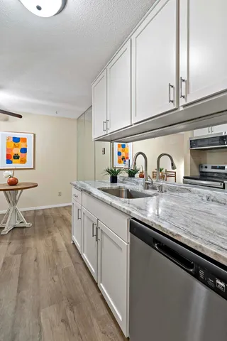 $120,000 | 2800 Hamline Avenue North, Unit 112, Roseville, MN 55113