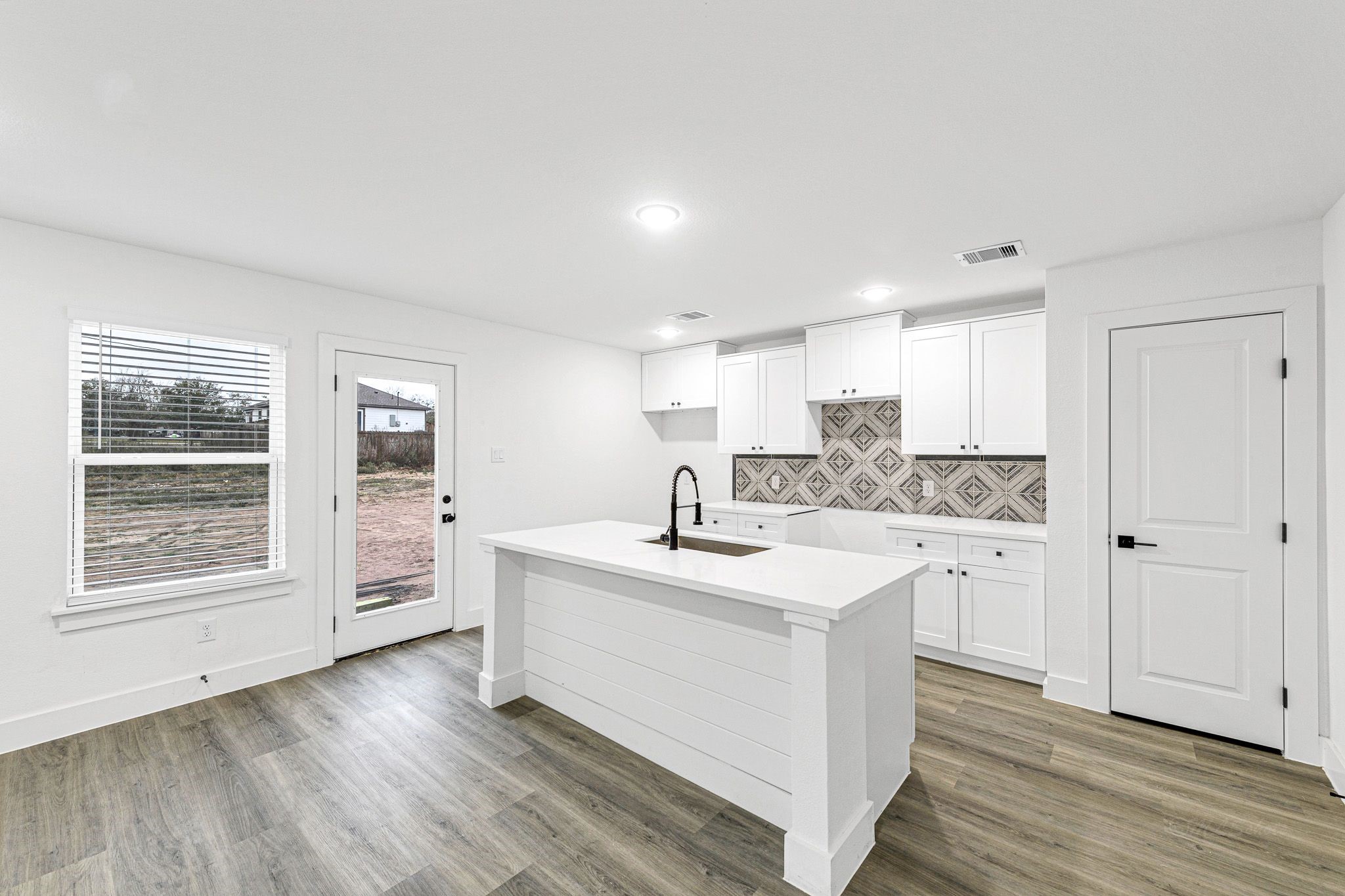 1025 20th Street Hempstead, TX 77445 - Photo 7 of 23