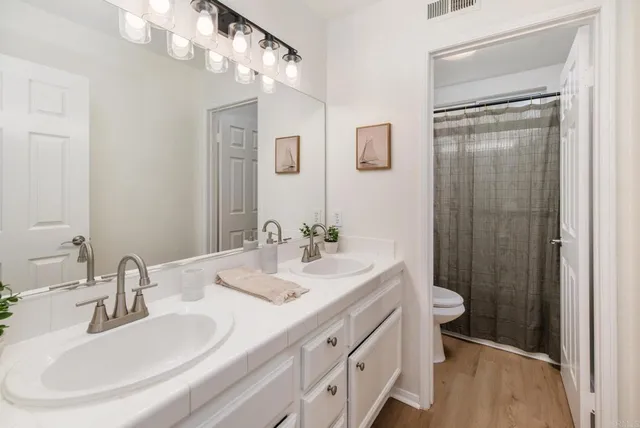 $1,149,000 | 5010 Palmera Drive, Oceanside, CA 92056