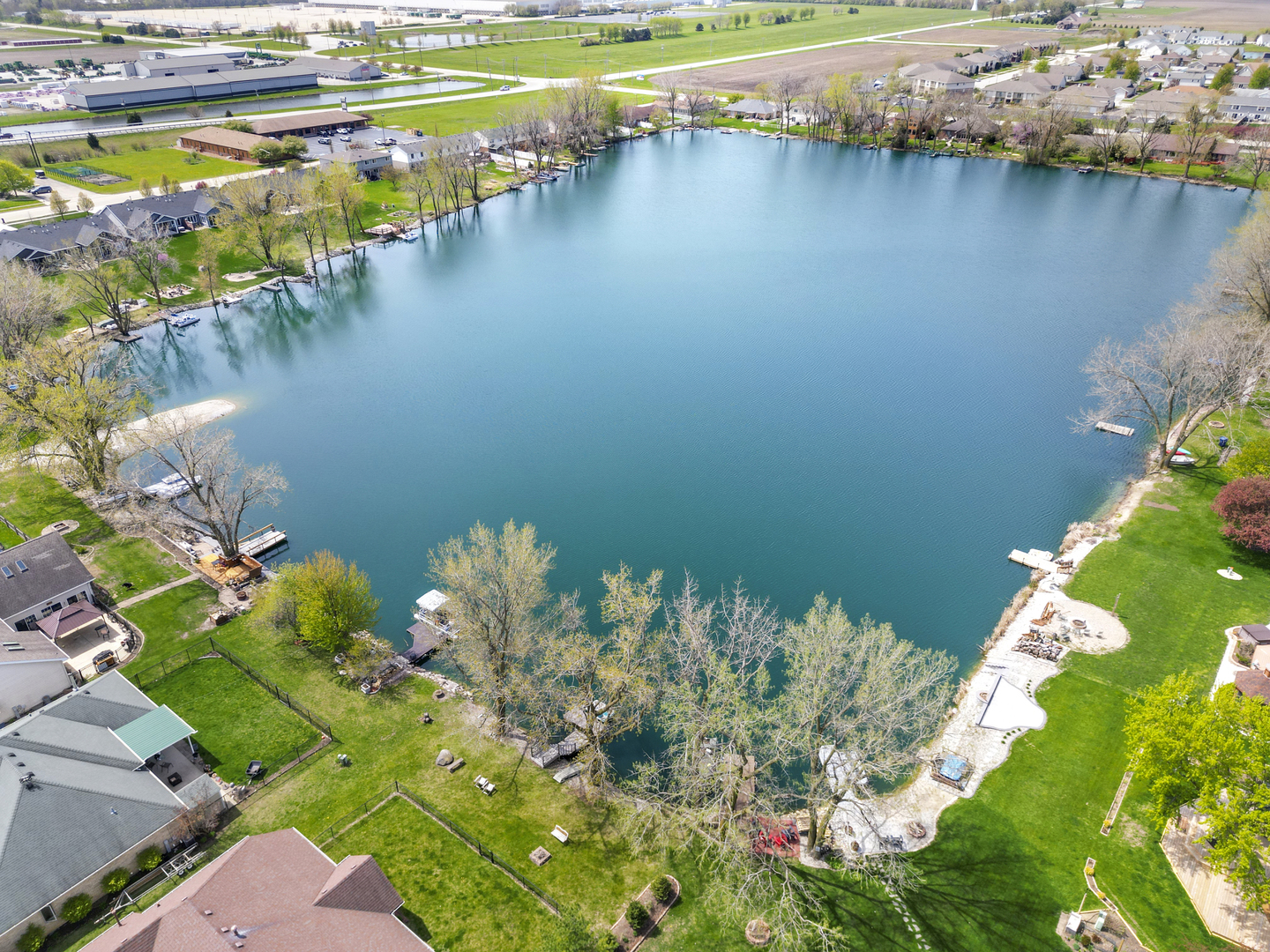 372 Jefferson Street Manteno, IL 60950 - Photo 2 of 24 a view of a lake with a lake