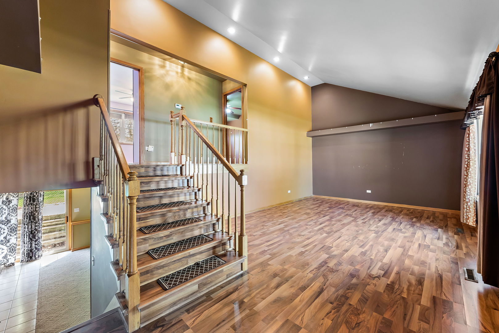372 Jefferson Street Manteno, IL 60950 - Photo 4 of 24 a view of entryway with wooden floor