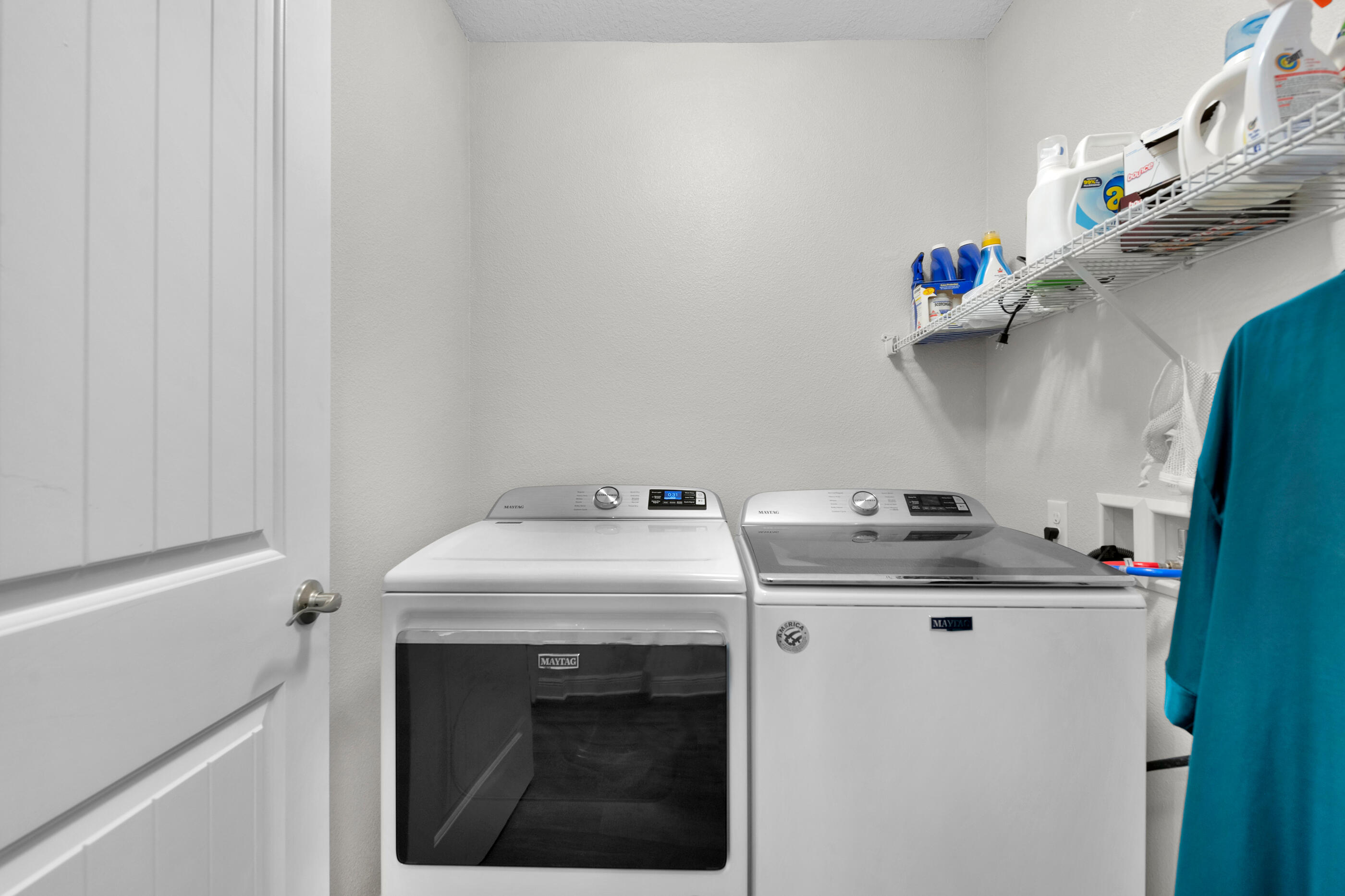 6042 Hidden Valley Road Crestview, FL 32539 - Photo 13 of 34 a utility room with dryer and washer