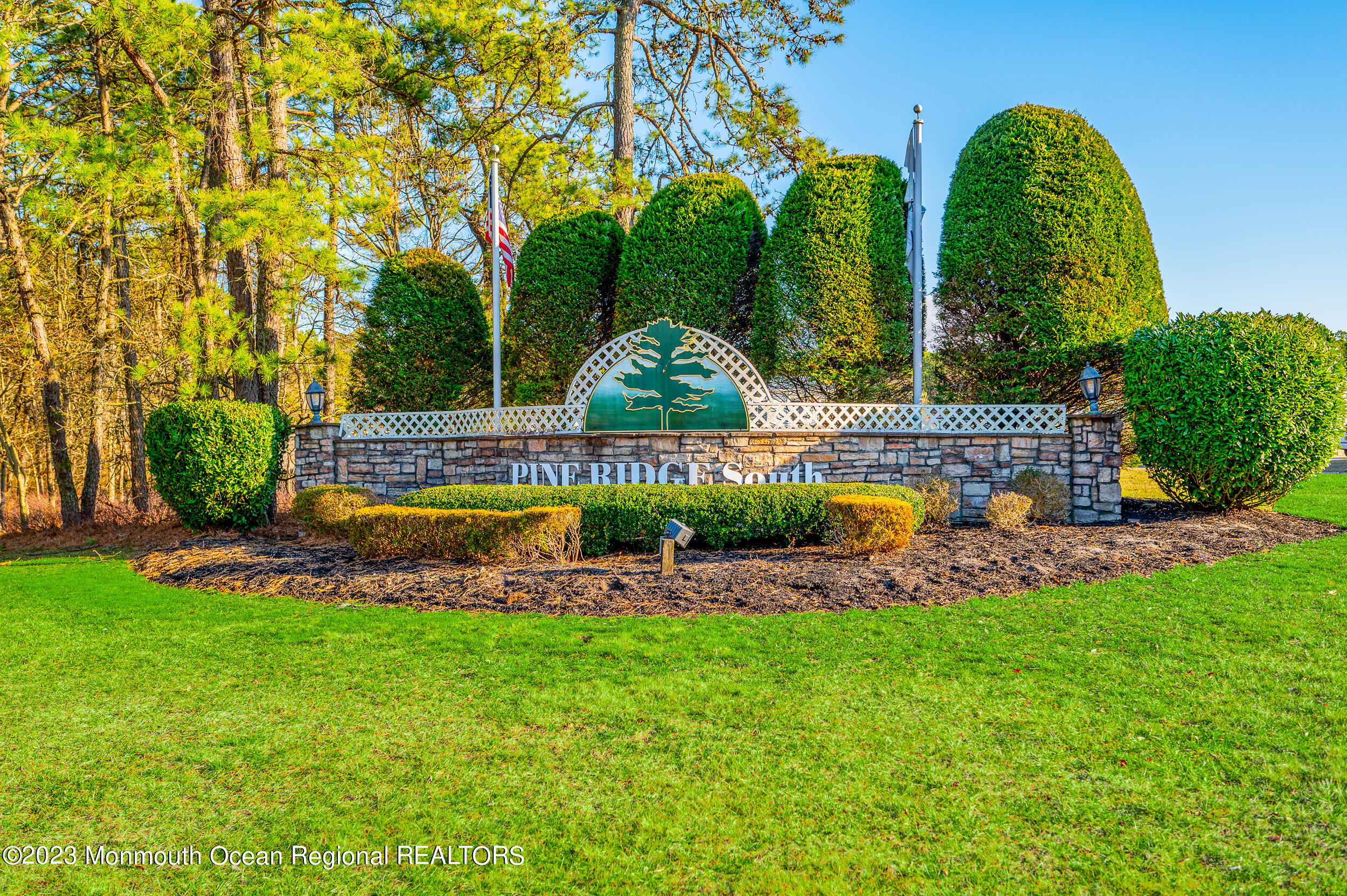 1410 Forest Way Whiting, NJ 08759 - Photo 2 of 34