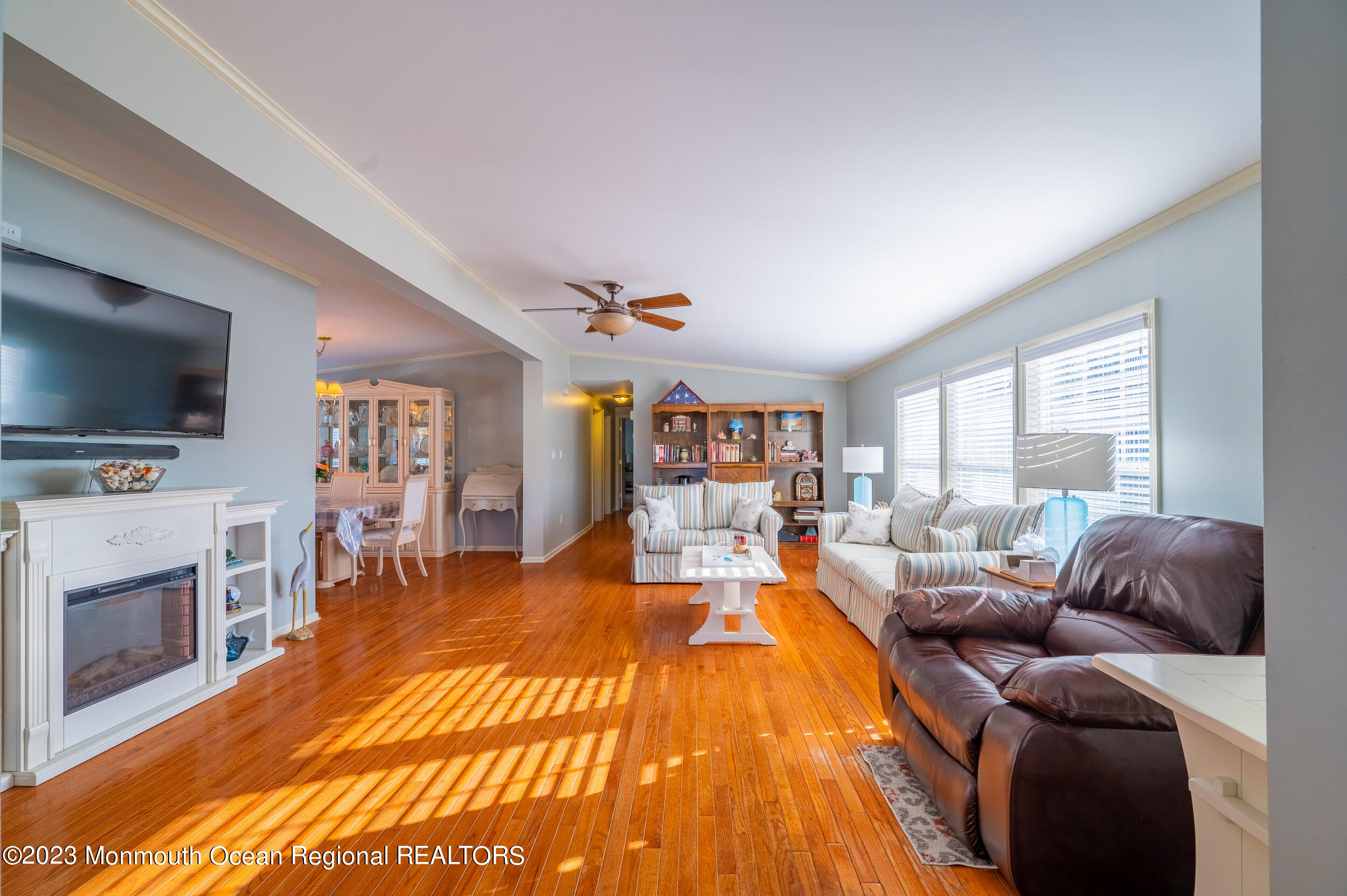 1410 Forest Way Whiting, NJ 08759 - Photo 10 of 34 Living 2