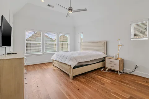 $3,500 | 10943 Grove Tree Lane, Houston, TX 77043