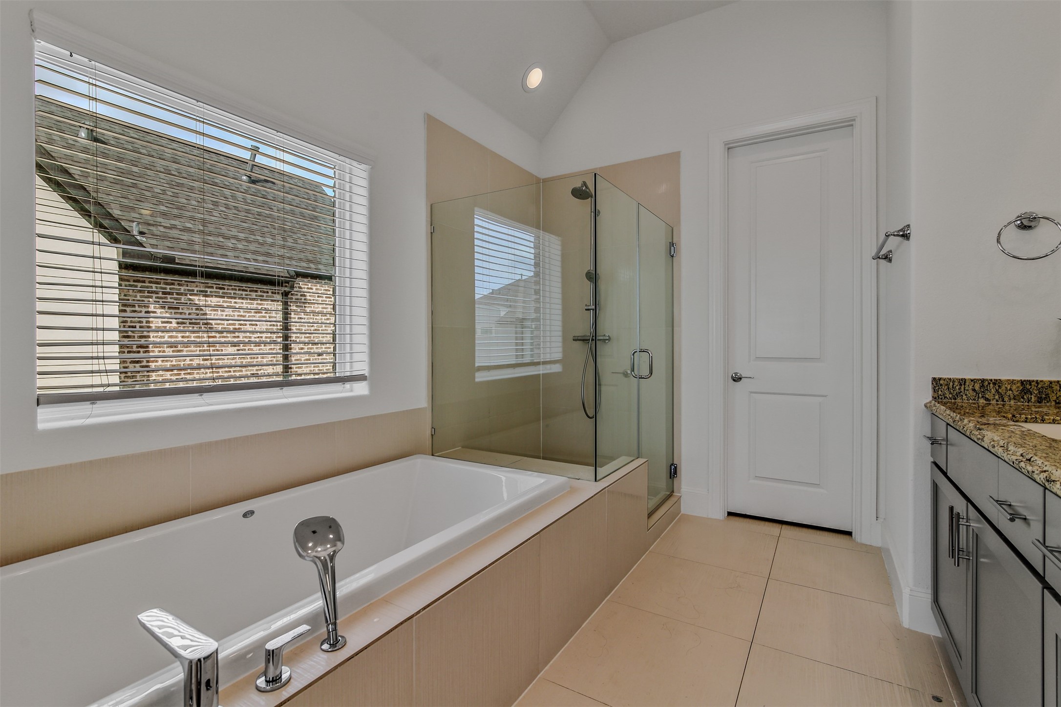 10943 Grove Tree Lane Houston, TX 77043 - Photo 22 of 31