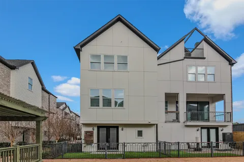 $3,500 | 10943 Grove Tree Lane, Houston, TX 77043