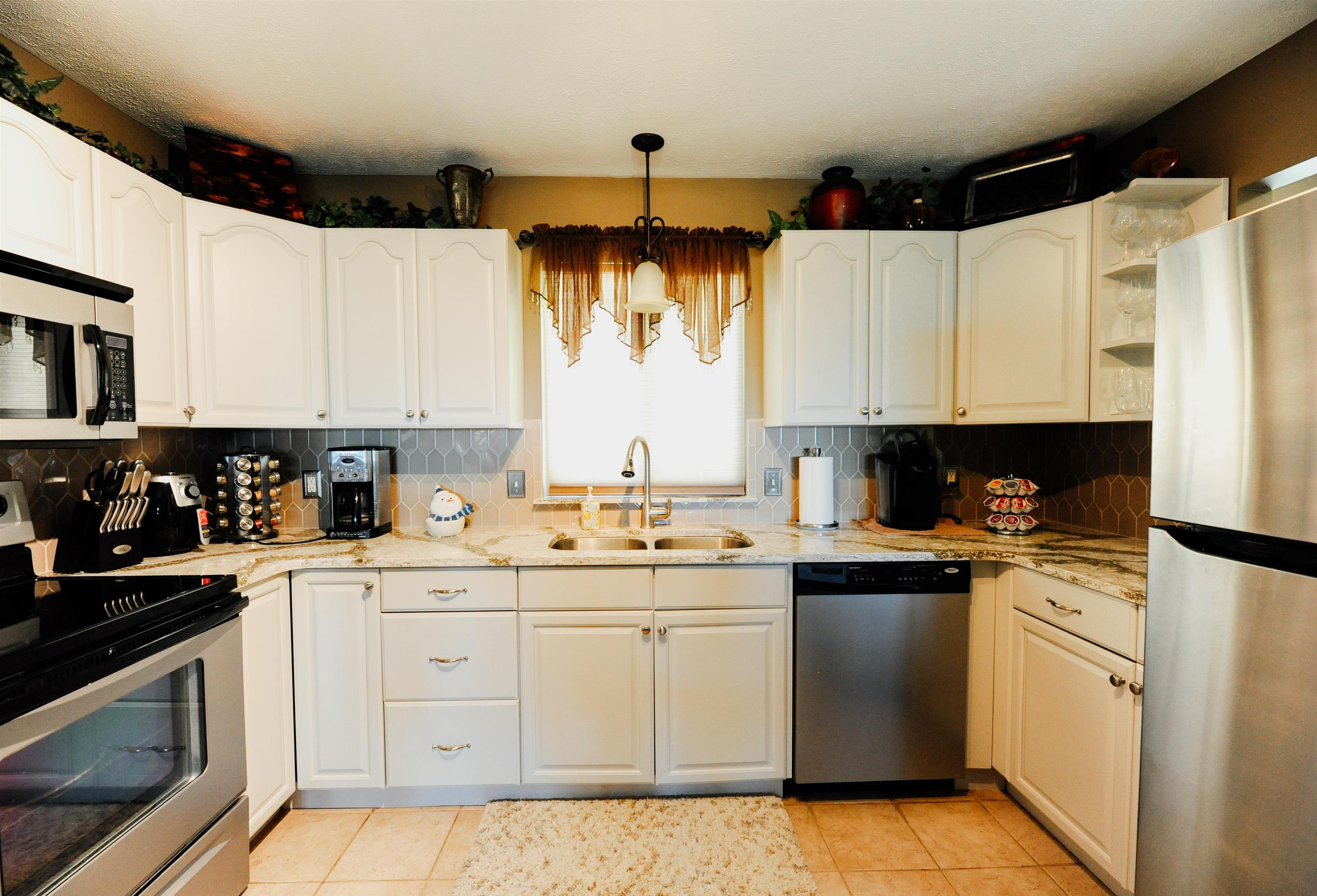 11255 East Fort Road, Unit H1 Suttons Bay, MI 49682 - Photo 5 of 49