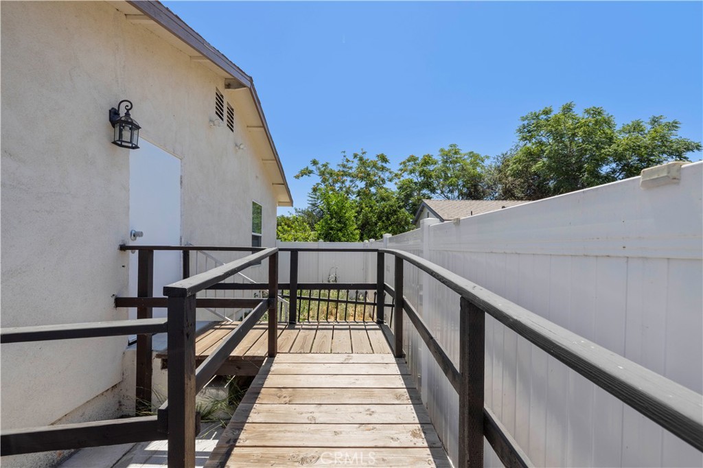 10353 Rincon Avenue Pacoima, CA 91331 - Photo 34 of 53