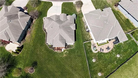$750,000 | 2927 West 155th Terrace, Overland Park, KS 66224