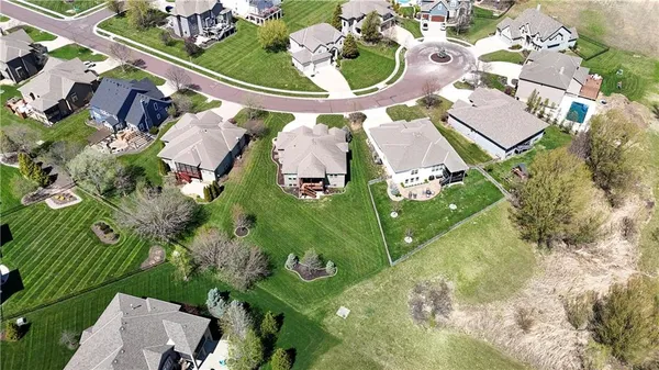$750,000 | 2927 West 155th Terrace, Overland Park, KS 66224