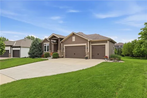 $750,000 | 2927 West 155th Terrace, Overland Park, KS 66224