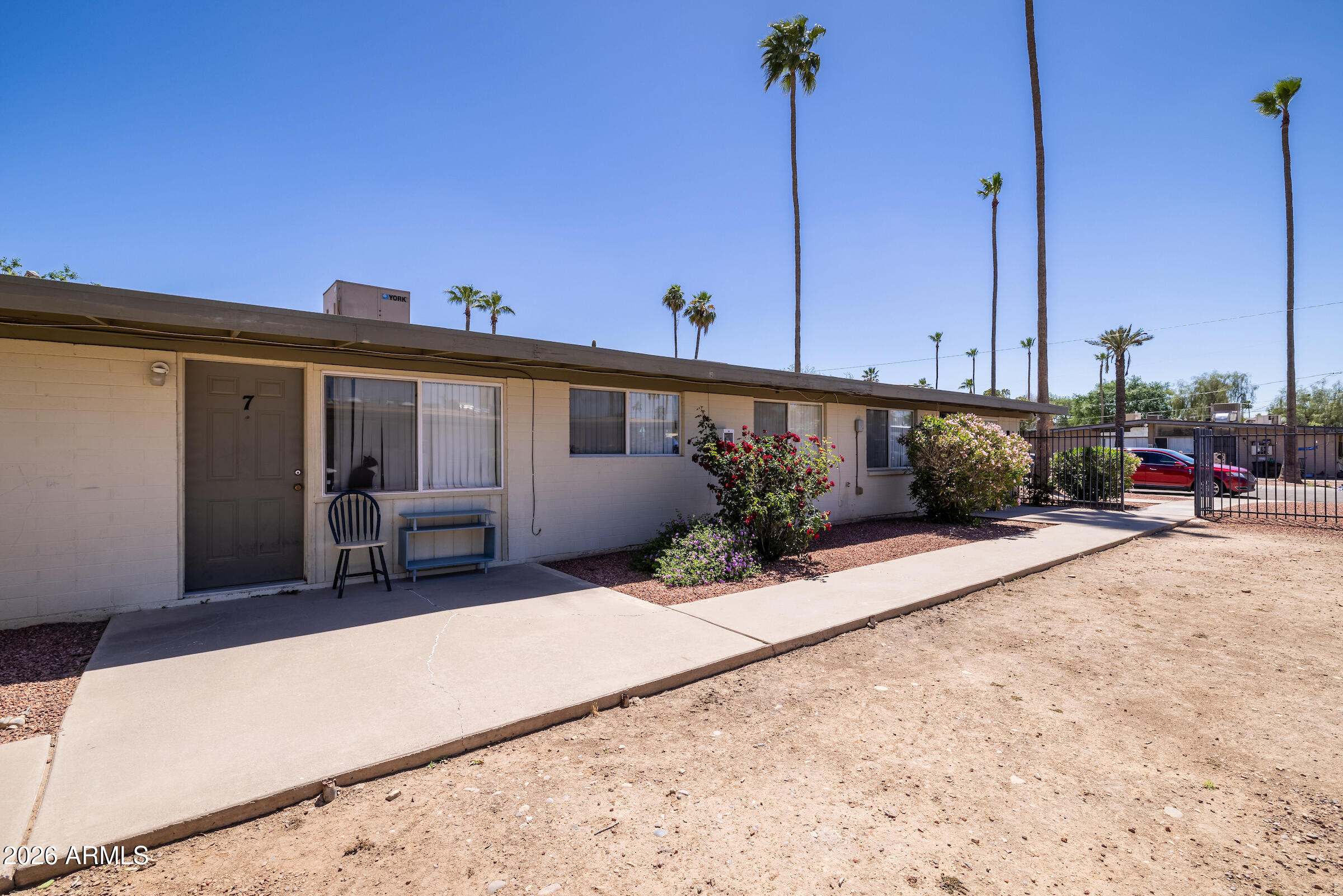 6644 East Cheery Lynn Road Scottsdale, AZ 85251 - Photo 2 of 10 a view of a house with a sitting area