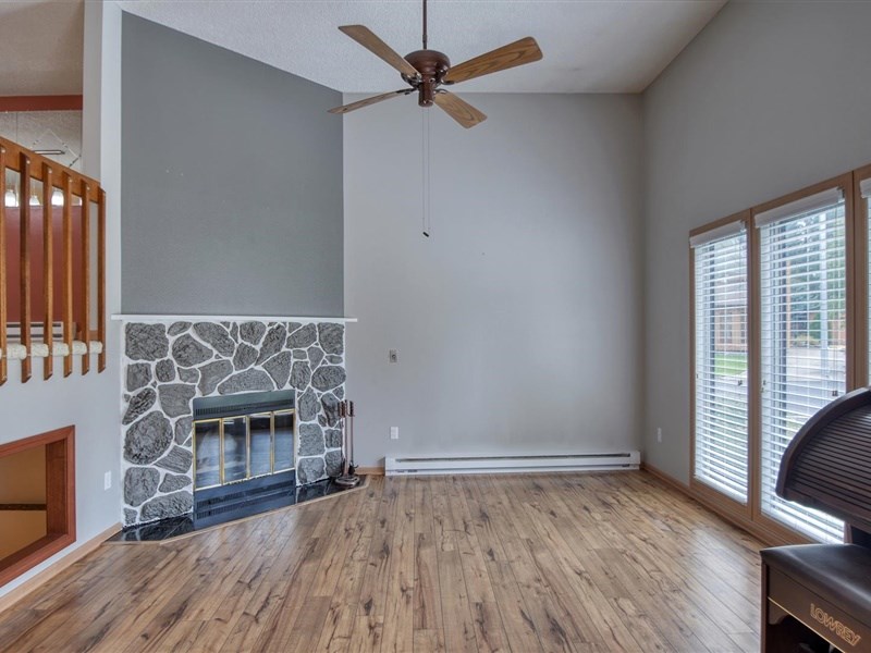 3915 East Zeus Road Mead, WA 99021 - Photo 3 of 37 Gallery Image 3