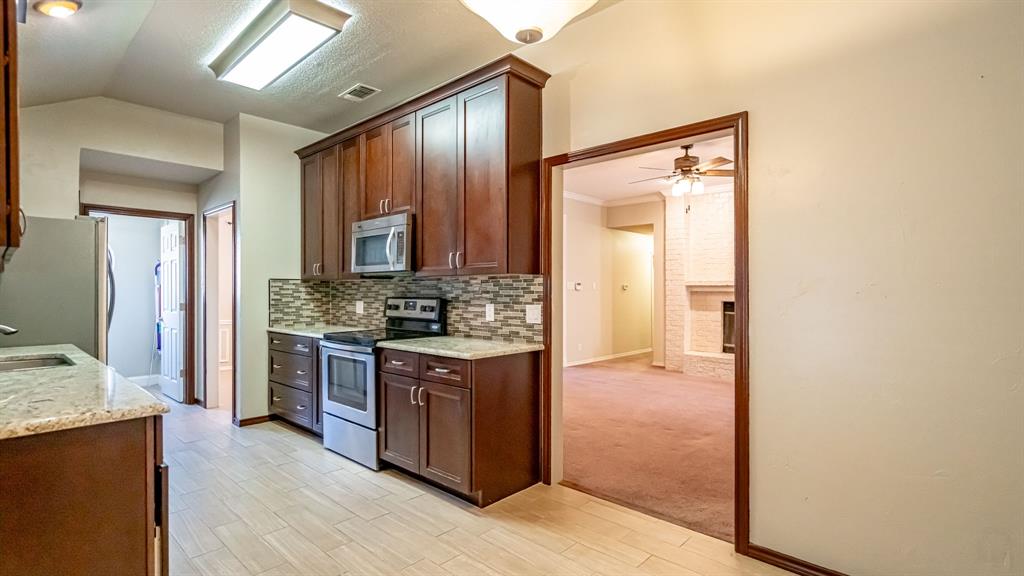 4018 View Point Drive Granbury, TX 76048 - Photo 16 of 38