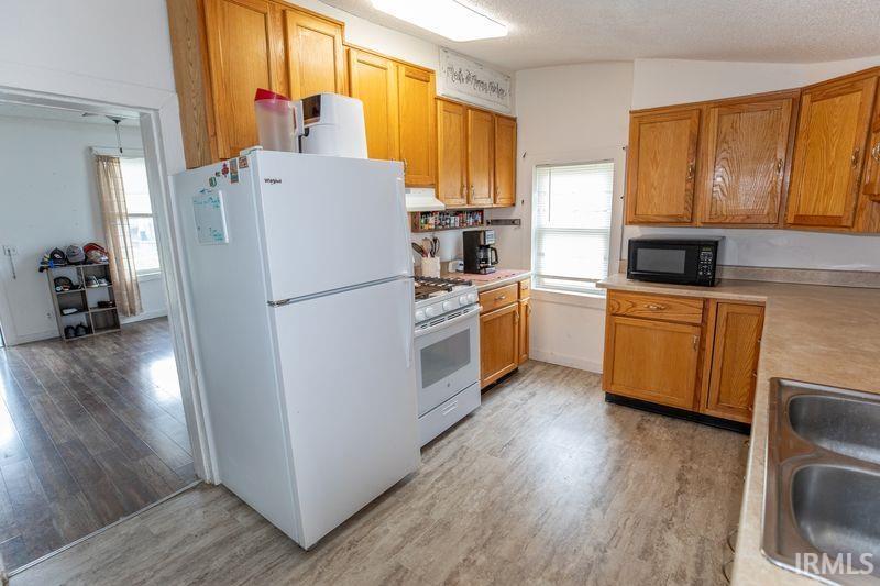 1002 Franklin Avenue Rochester, IN 46975 - Photo 3 of 22