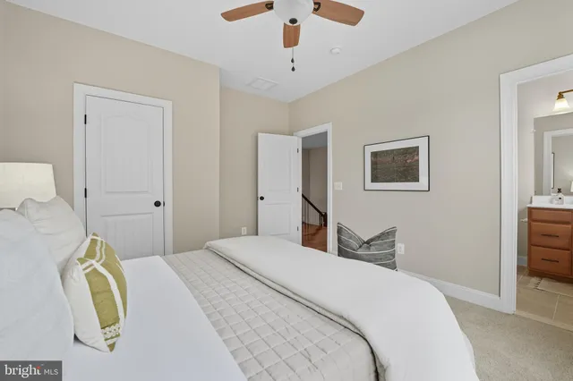 $1,275,000 | 100 Heglar Oaks Court, Herndon, VA 20170