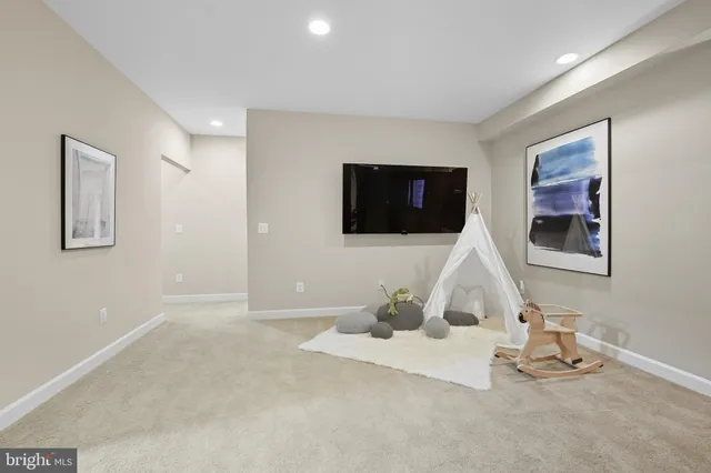 $1,275,000 | 100 Heglar Oaks Court, Herndon, VA 20170