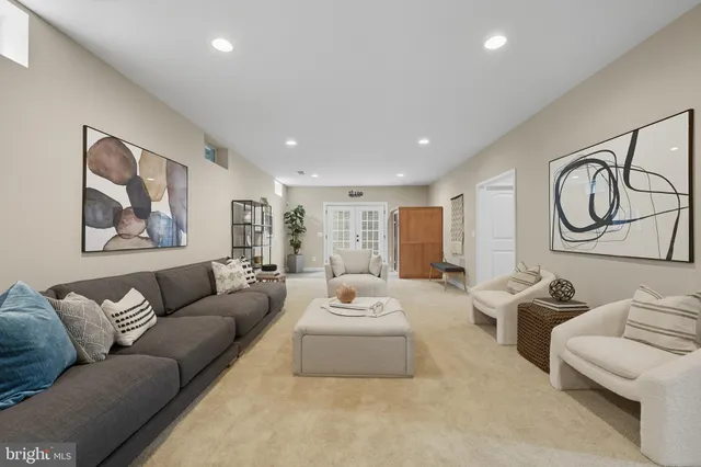 $1,275,000 | 100 Heglar Oaks Court, Herndon, VA 20170