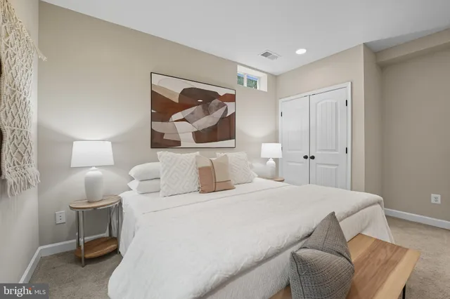 $1,275,000 | 100 Heglar Oaks Court, Herndon, VA 20170