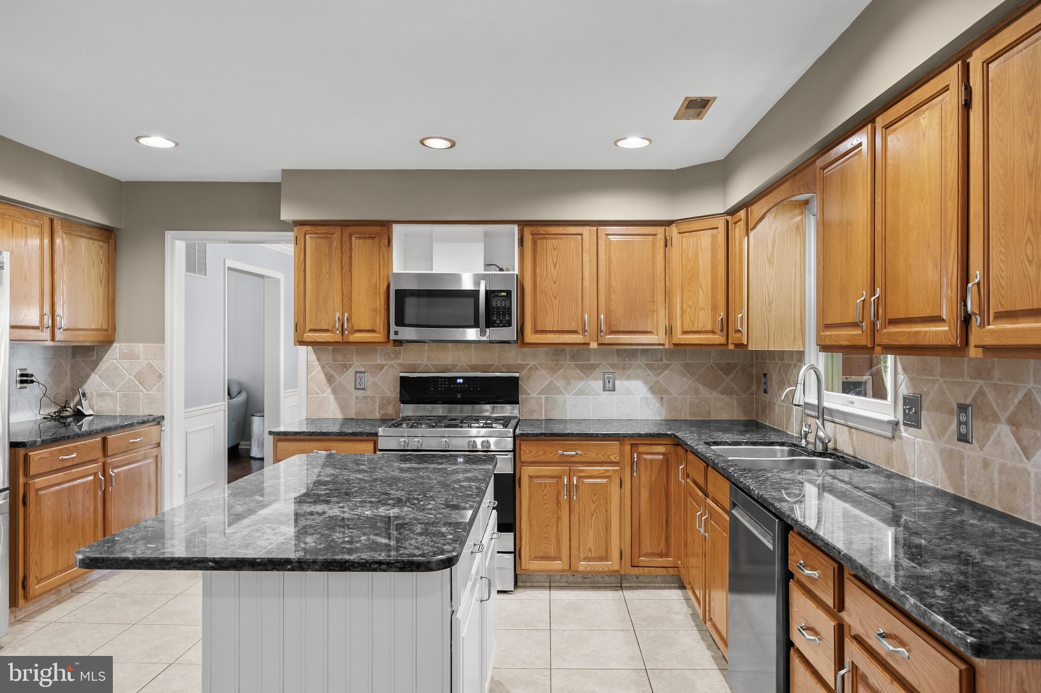 3 Abington Road Mount Laurel, NJ 08054 - Photo 10 of 59