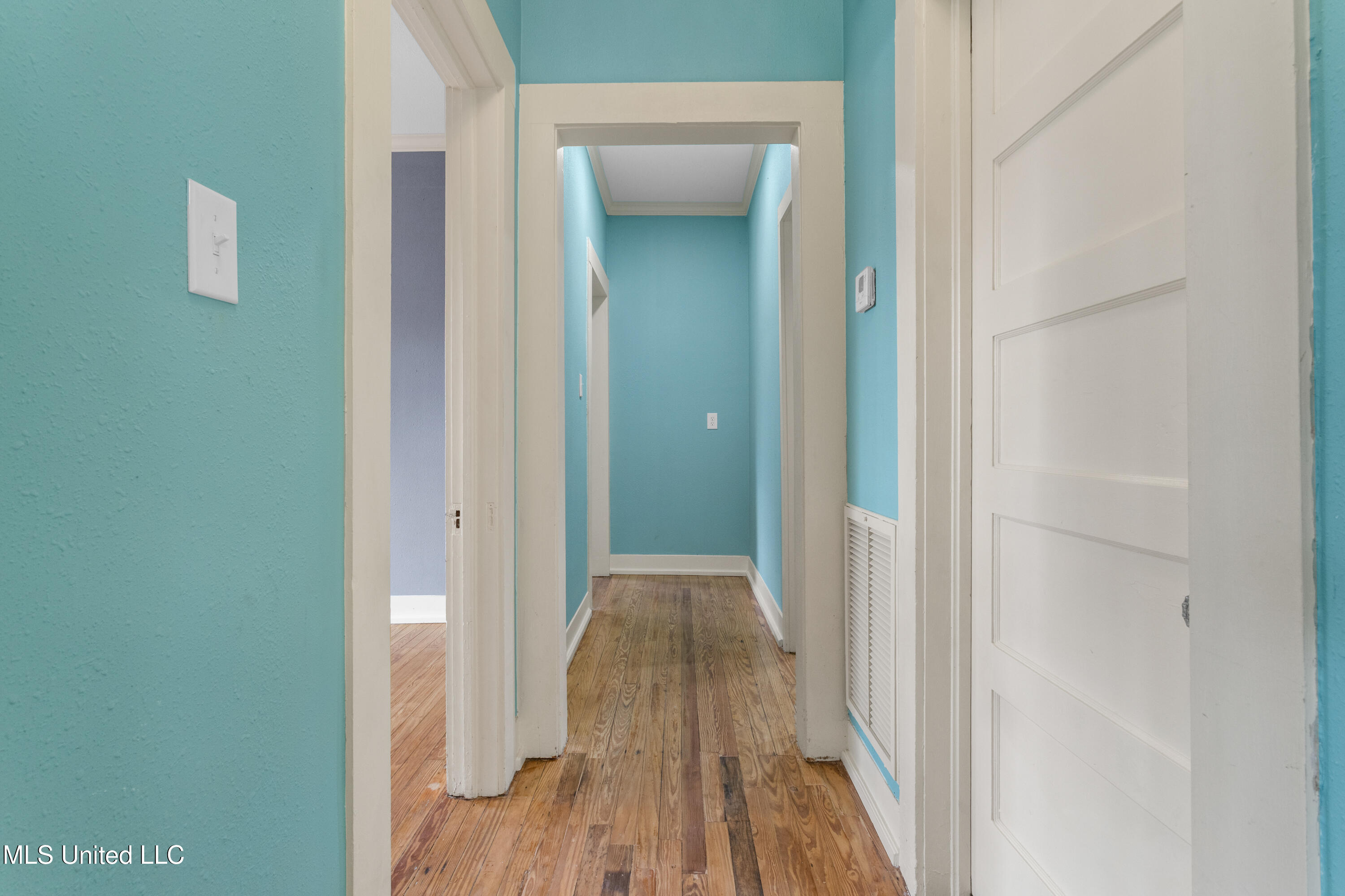 4418 Welch Avenue Moss Point, MS 39563 - Photo 11 of 47 Hallway