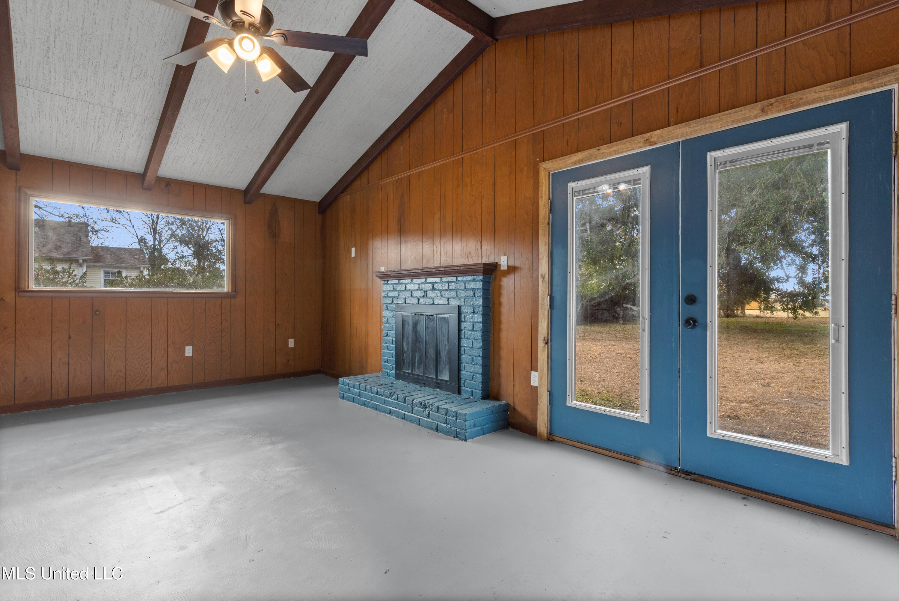 4418 Welch Avenue Moss Point, MS 39563 - Photo 18 of 47 Den