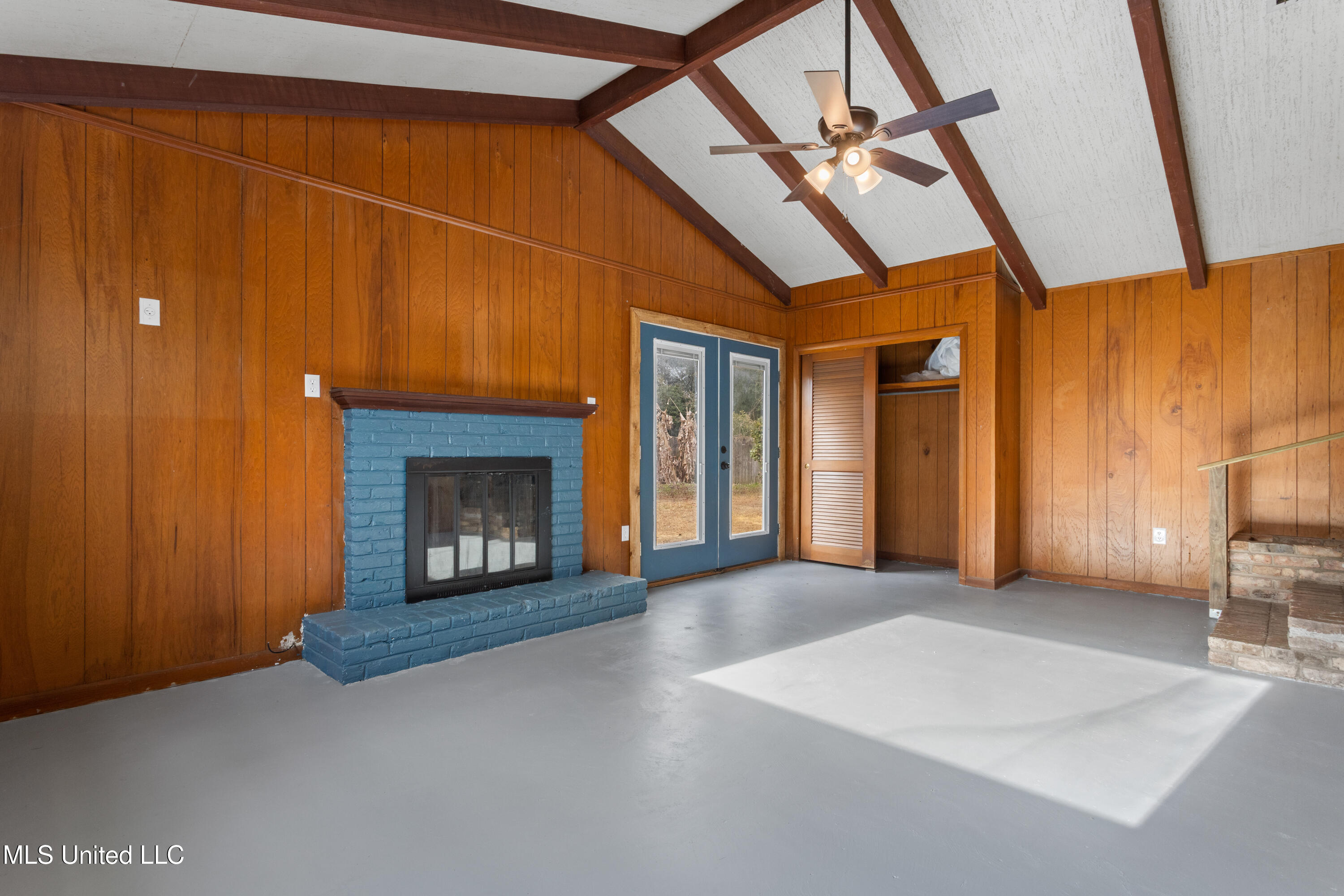 4418 Welch Avenue Moss Point, MS 39563 - Photo 19 of 47 Den