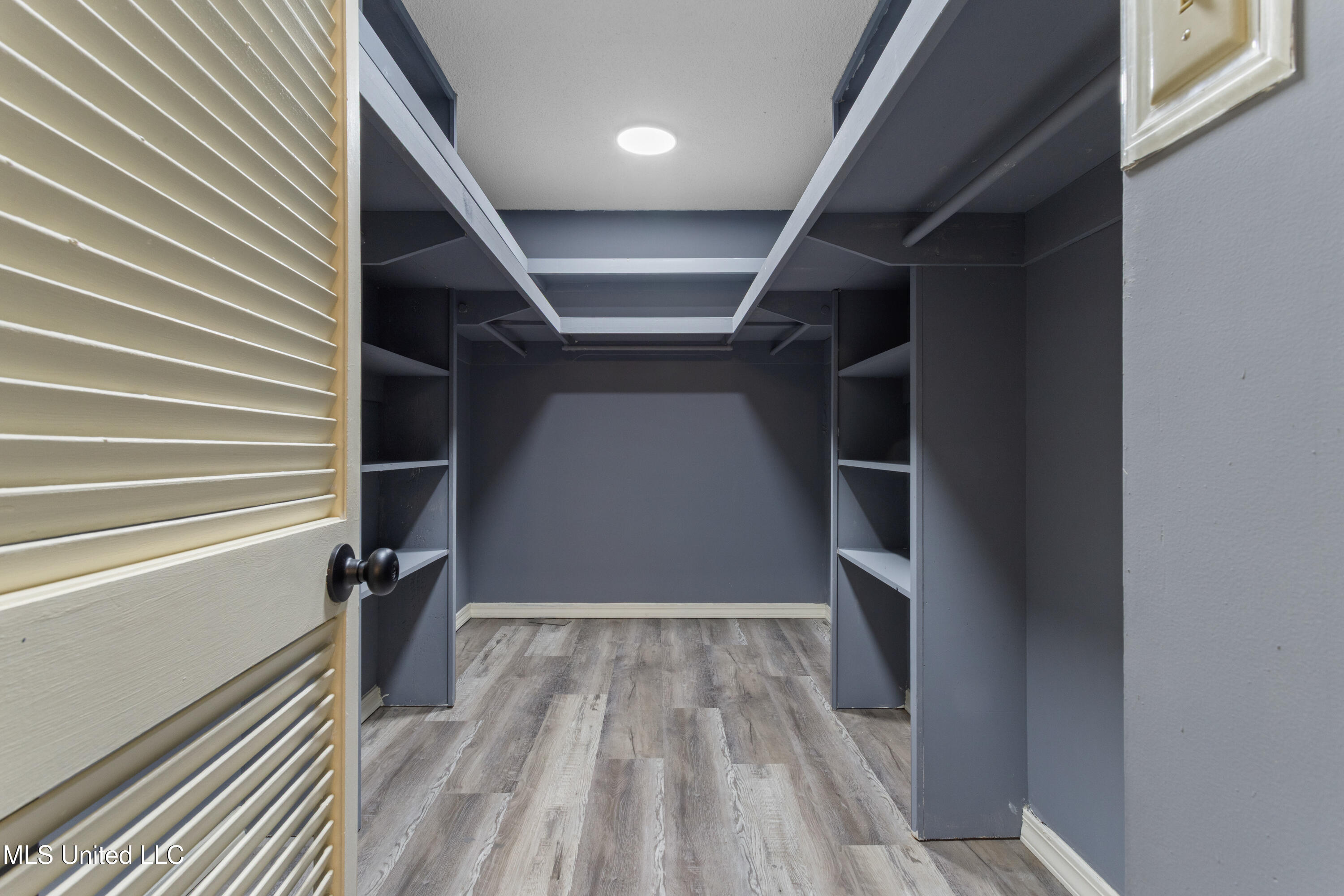 4418 Welch Avenue Moss Point, MS 39563 - Photo 30 of 47 Walk in Closet