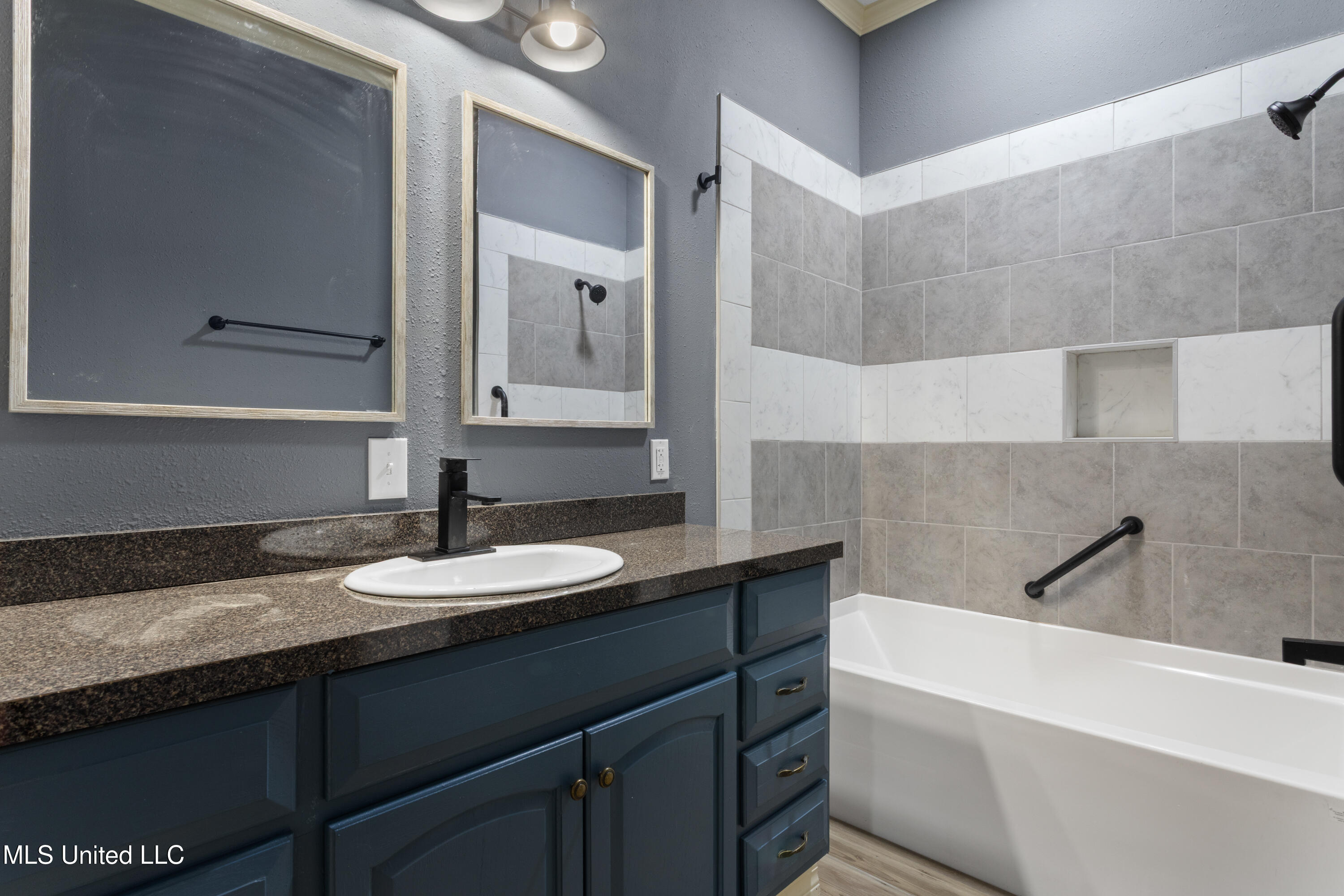 4418 Welch Avenue Moss Point, MS 39563 - Photo 34 of 47 Full Bath