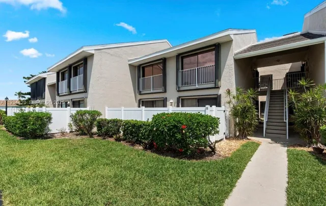 $2,750 | 3207 South Lakeview Circle, Unit 6205, Fort Pierce, FL 34949