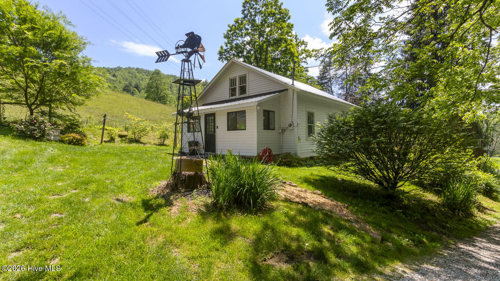 1740 Winding Stairs Road Topton, NC 28781 - Photo 13 of 129