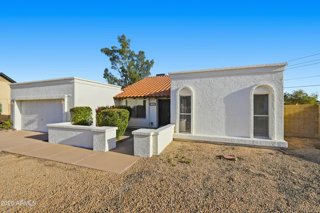 $2,500 | 17853 North 43rd Drive, Glendale, AZ 85308