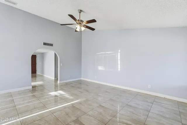 $2,500 | 17853 North 43rd Drive, Glendale, AZ 85308