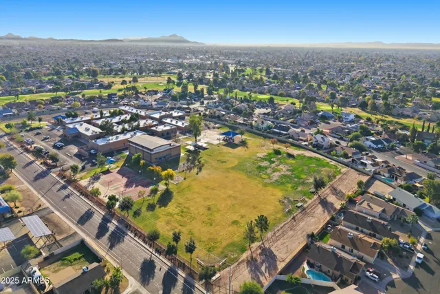 $2,500 | 17853 North 43rd Drive, Glendale, AZ 85308