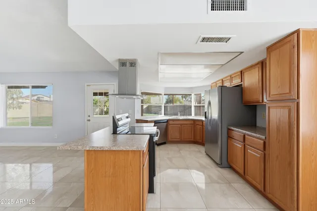 $2,500 | 17853 North 43rd Drive, Glendale, AZ 85308