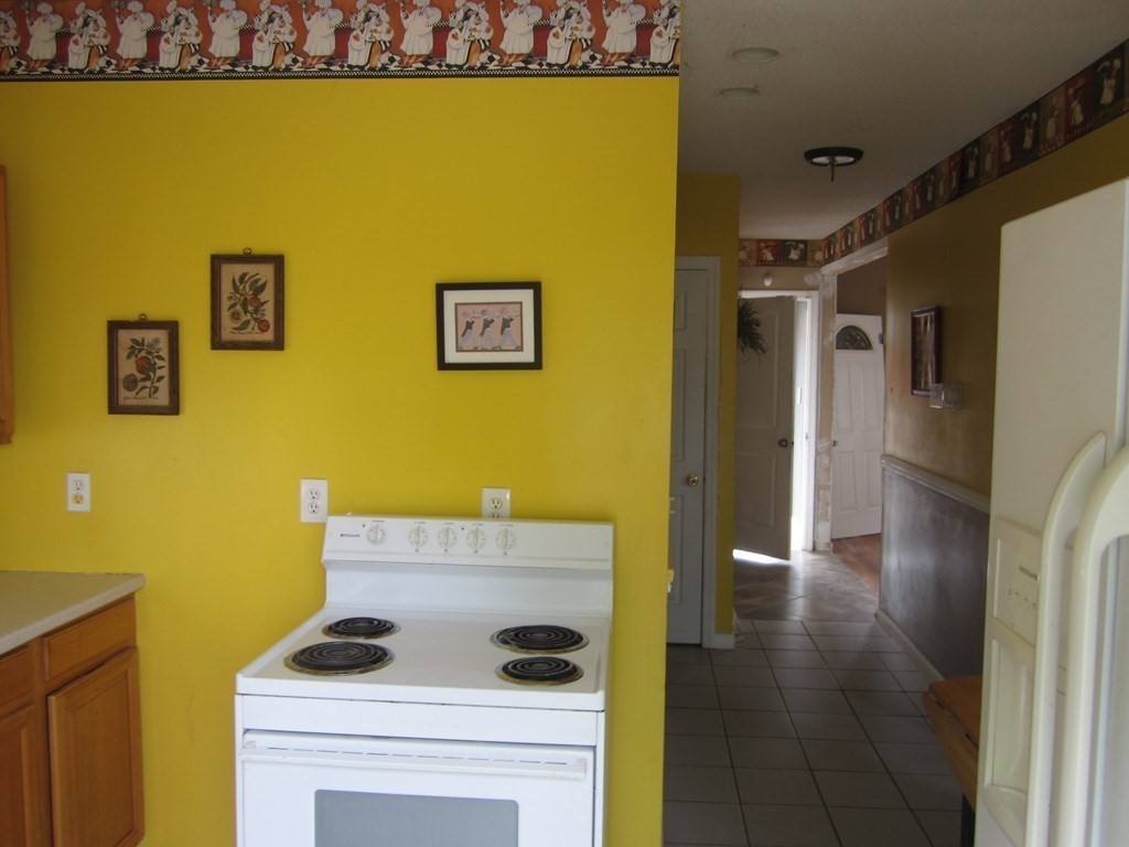 33 Baldwin Street West Springfield, MA 01089 - Photo 11 of 20 Gallery Image 11